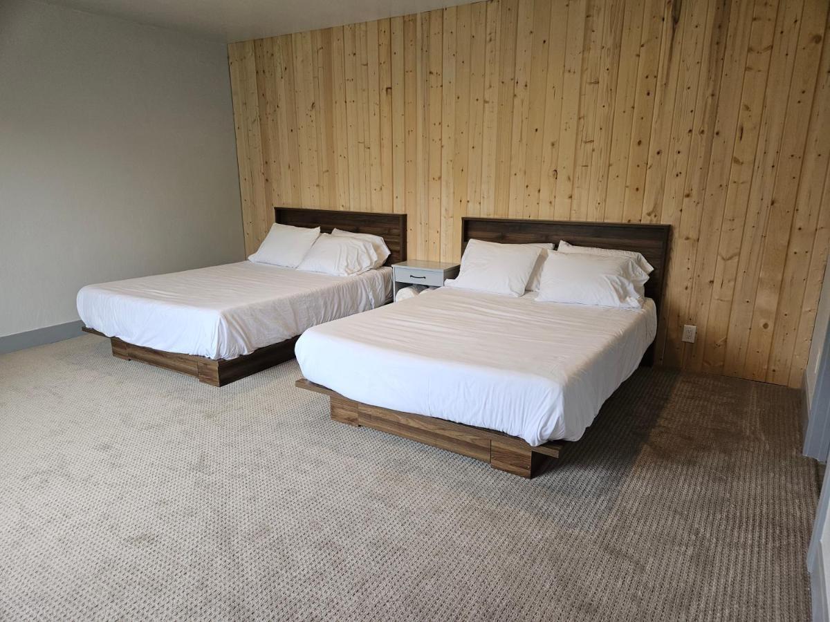 The Black Forest Lodge เรด บลัฟฟ์ ภายนอก รูปภาพ